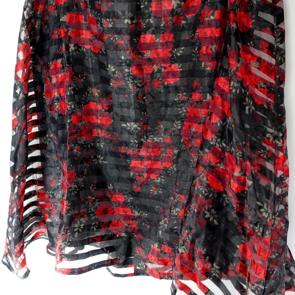 Gorgeous Torrid, SIZE 26, Black & Red Floral striped full skirt